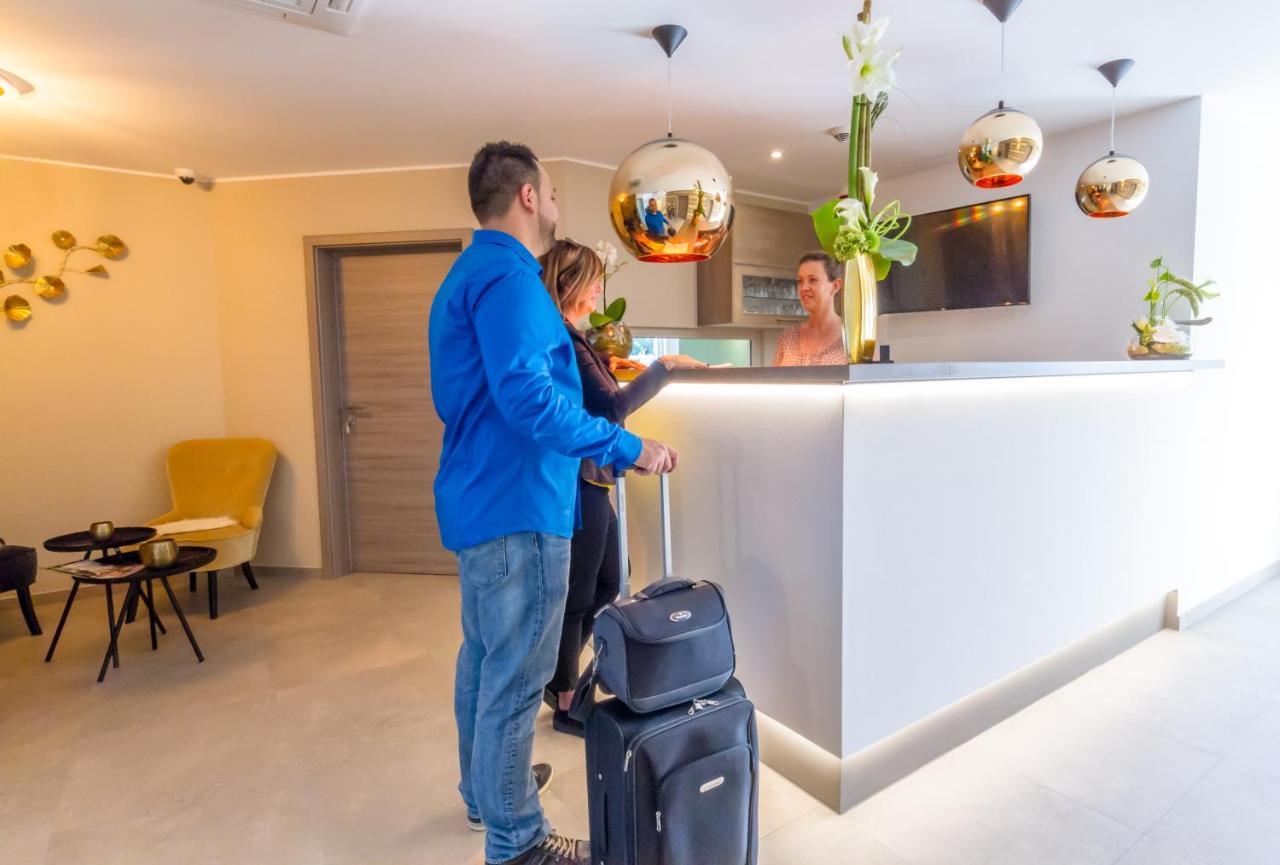 Manavahotel Herstal Eksteriør bilde